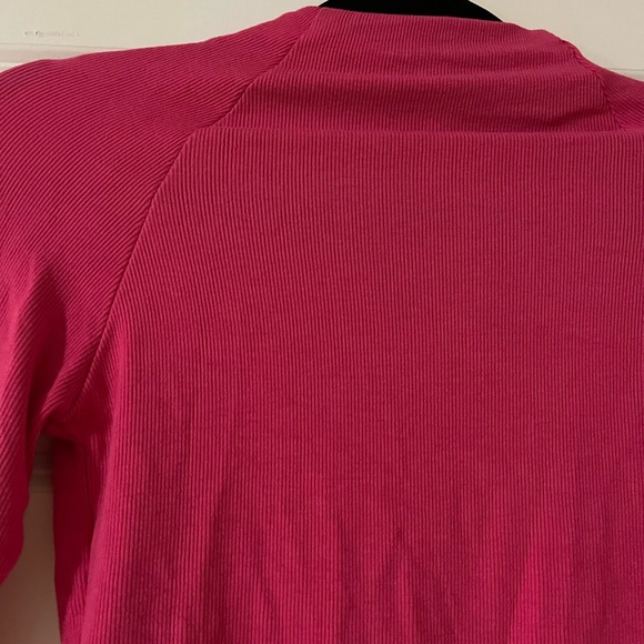 Red Ribbed Knit Top - Picture 4 of 8